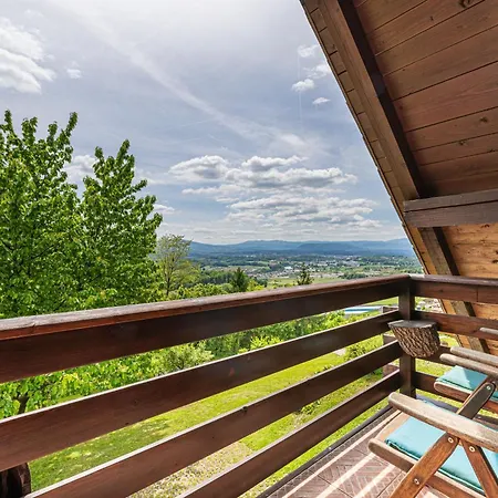 Vineyard Rataj 1 Hot Tub - Happy *