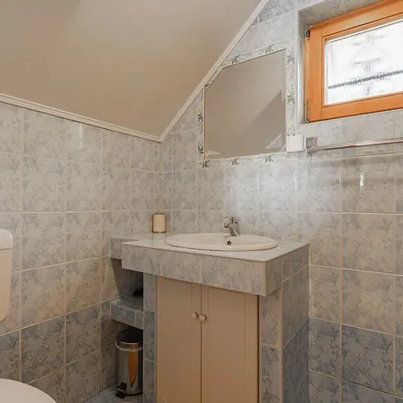 Vineyard Rataj 1 Hot Tub - Happy *