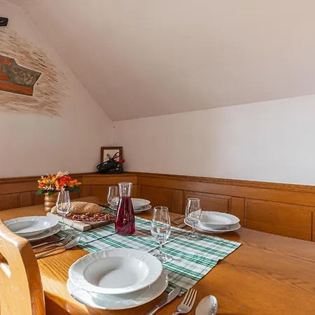 Vineyard Rataj 1 Hot Tub - Happy * ノヴォ メスト